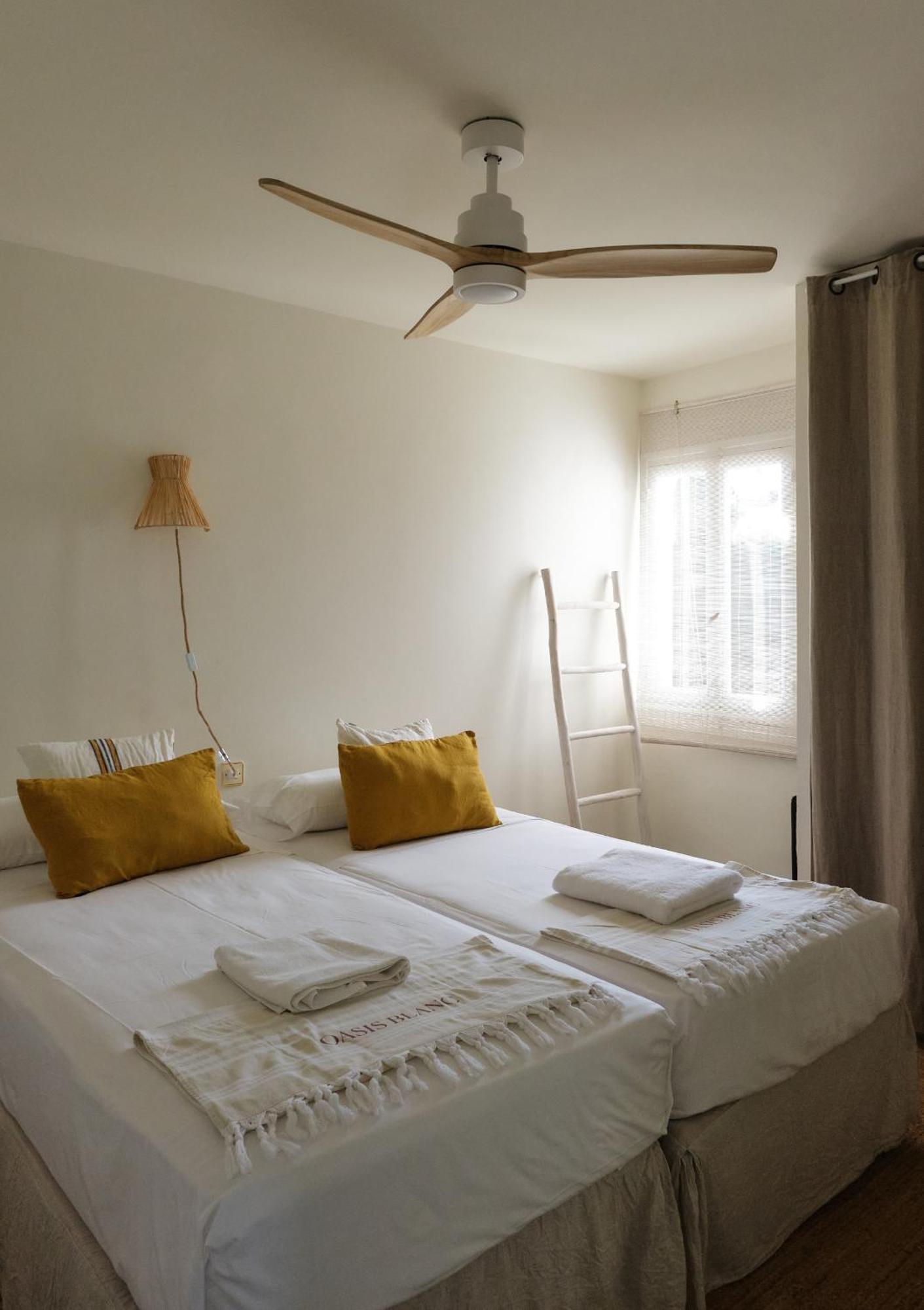 Arenal D'En Castell South Apartment Exterior photo